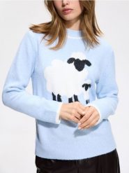 Sweter ze zwierzęcym motywem - jasnoniebieski. Niebieskie swetry nierozpinane damskie Reserved, l, bez wzorów, z dzianiny, bez kołnierzyka, bez ramiączek. Za 179.99 zł.