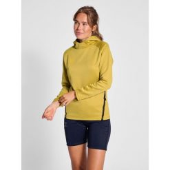 Damska bluza z kapturem Hummel Cima XK. Brązowe bluzy damskie Hummel, l, bez wzorów, z dresówki, klasyczne, bez ramiączek, z kapturem. Za 224.60 zł.