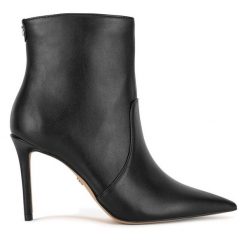Botki Nine West. Czarne botki damskie Nine West, bez wzorów, bez obcasa, na szpilce, bez zapięcia. Za 249.99 zł.