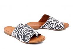 PIAZZA 900000-00 multi, klapki damskie. Białe klapki damskie Piazza, na lato, bez wzorów, ze skóry, bez obcasa, na obcasie, bez zapięcia. Za 269.90 zł.