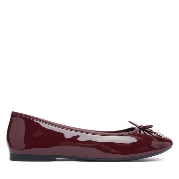 Baleriny Tommy Hilfiger. Czerwone balerinki damskie Tommy Hilfiger, bez wzorów, bez obcasa, bez zapięcia. Za 409.99 zł.