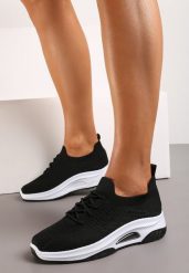 Czarne Wsuwane Buty Sportowe z Elastyczną Cholewką i Ozdobną Wstawką na Podeszwie Moonsara. Czarne obuwie sportowe damskie Born2be, bez wzorów, z jeansu, z okrągłym noskiem, bez zapięcia, na fitness i siłownię. Za 49.99 zł.