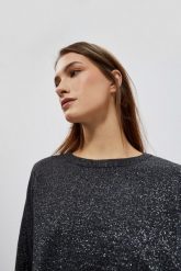 Sweter z metaliczną nitką grafitowy. Szare swetry nierozpinane damskie MOODO, s, bez wzorów, bez kołnierzyka, bez ramiączek. W wyprzedaży za 59.99 zł.