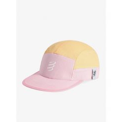Czapka do biegania Compressport 5 Panel Light Cap - buff orange/roseate. Brązowe czapki damskie Compressport, bez wzorów. Za 161.99 zł.