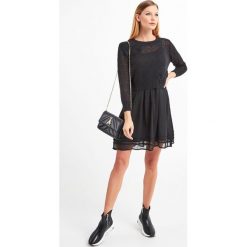 SUKIENKA TWINSET. Czarne sukienki damskie Twinset, s, bez wzorów, eleganckie, bez kołnierzyka, bez ramiączek, mini, rozkloszowane. W wyprzedaży za 811.30 zł.