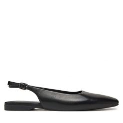 Sandały Vagabond Shoemakers. Czarne sandały damskie Vagabond Shoemakers, bez wzorów, bez obcasa, na płaskiej podeszwie, bez zapięcia. Za 299.99 zł.