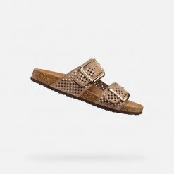 Sandały GEOX D BRIONIA R Brązowy. Czerwone sandały damskie Geox, bez wzorów, z syntetyku, bez obcasa, bez zapięcia. Za 388.99 zł.