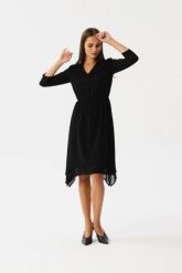 Elegancka zwiewna sukienka szyfonowa asymetryczna czarna. Czarne sukienki damskie Stylove, na imprezę, uniwersalny, bez wzorów, z gumy, eleganckie, z asymetrycznym kołnierzem, bez ramiączek, asymetryczne. Za 379.00 zł.