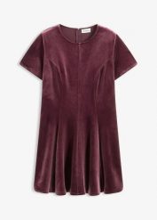 Sukienka mini z miękkiego aksamitu. Czerwone sukienki damskie bonprix, bez wzorów, bez kołnierzyka, bez ramiączek, mini, rozkloszowane. Za 149.99 zł.