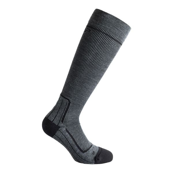 Skarpety trekkingowe CMP WOOL LONG anatomiczne długie. Czarne skarpetki damskie CMP, bez wzorów, z elastanu. Za 130.50 zł.