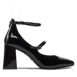 Czółenka Tamaris. Czarne czółenka damskie Tamaris, bez wzorów, bez obcasa, bez zapięcia. Za 229.99 zł.