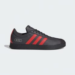 Buty Vl Court Audi Revolut F1 Team. Białe obuwie sportowe damskie Adidas, bez wzorów, z syntetyku, bez zapięcia. Za 299.00 zł.