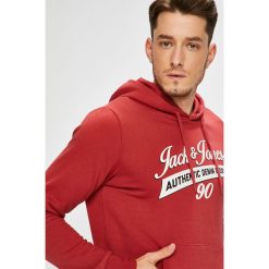Jack & Jones - Bluza. Czerwone bluzy męskie Jack & Jones, m, bez wzorów, z bawełny, bez ramiączek, z kapturem. W wyprzedaży za 89.90 zł.