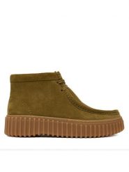 Clarks Trzewiki Torhill Moss 26183872 Khaki. Brązowe botki damskie Clarks, bez wzorów, ze skóry, bez obcasa, na płaskiej podeszwie, bez zapięcia. Za 369.99 zł.