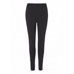 Damskie spodnie dresowe Protest Prtgoji. Czarne spodnie sportowe damskie Protest, bez wzorów, z dresówki, sportowe, długie, do biegania. Za 337.50 zł.