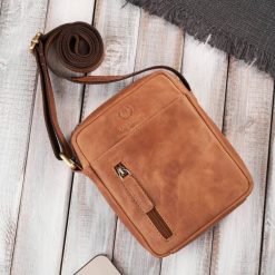 Saszetka męska na ramię skórzana koniakowa mała Paolo Peruzzi AY-05-HCG. Saszetki i nerki męskie z nylonu, na ramię, małe. Za 119.00 zł.