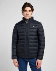 MESKA KURTKA LEE STAND COLLAR PUFFER BLACK 112370431. Czarne kurtki męskie Lee, na zimę, s, bez wzorów, bez kaptura. Za 299.99 zł.
