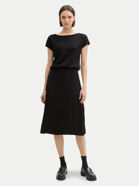Tom Tailor Sukienka codzienna 1043883 Czarny Regular Fit. Czarne sukienki damskie Tom Tailor, na co dzień, bez wzorów, z syntetyku, bez kołnierzyka, bez ramiączek, proste. Za 169.99 zł.
