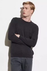 WRANGLER CREW KNIT MĘSKI SWETER KLASYCZNY LOGO DARK GREY MEL W8A02PX06 112132349. Szare swetry męskie Wrangler, m, bez wzorów, klasyczne, bez kołnierzyka, bez ramiączek. Za 139.99 zł.