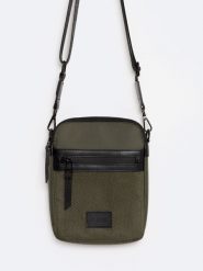 Torba męska typu crossbody khaki Wotino 303. Zielone torby na ramię męskie BIG STAR, z gumy, na ramię, małe. W wyprzedaży za 59.99 zł.