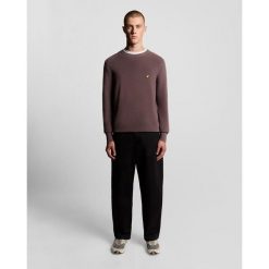 Sweter z okrągłym dekoltem Lyle & Scott Engineered Rib. Szare swetry męskie LYLE AND SCOTT, l, bez wzorów, z dzianiny, klasyczne, bez kołnierzyka, bez ramiączek. Za 380.20 zł.