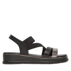 Sandały Lasocki. Czarne sandały damskie Lasocki, bez wzorów, bez obcasa, na płaskiej podeszwie, bez zapięcia. Za 159.99 zł.