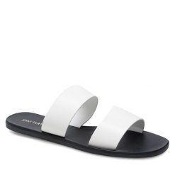 Klapki JENNY. Białe klapki damskie Jenny, bez wzorów, bez obcasa, bez zapięcia. Za 49.99 zł.