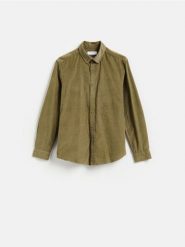 Sztruksowa koszula regular fit - ciemnozielony. Zielone koszule męskie Reserved, l, bez wzorów, z bawełny, bez kołnierzyka, bez ramiączek. Za 129.99 zł.
