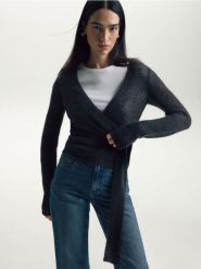 Sweter z dodatkiem moheru - brązowy. Brązowe swetry nierozpinane damskie Reserved, l, bez wzorów, z dzianiny, bez kołnierzyka, bez ramiączek. Za 179.99 zł.