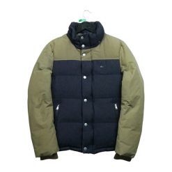 Second life - Kurtka puchowa Lacoste - Stan bardzo dobry. Niebieskie kurtki sportowe damskie Lacoste, bez wzorów, z puchu, bez ramiączek, bez kaptura, trekkingowe. Za 380.66 zł.