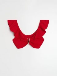 Góra od bikini z falbanami i dekoracyjnym metalem - czerwony. Czerwone bikini Sinsay, l, bez wzorów. Za 29.99 zł.