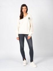 Fila Sweter "Telling" | FAW0437 | Kobieta | Beżowy. Brązowe swetry nierozpinane damskie Fila, xs, z aplikacjami, z bawełny, bez kołnierzyka, bez ramiączek. W wyprzedaży za 259.00 zł.