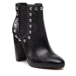 Botki Guess. Czarne botki damskie Guess, z aplikacjami, bez obcasa, na słupku, bez zapięcia. Za 409.99 zł.