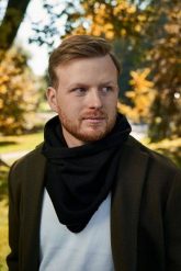 Zimowy komin męski Brødrene k3 czarny 9921. Czarne szaliki męskie bez wzorów, z dzianiny. Za 32.45 zł.