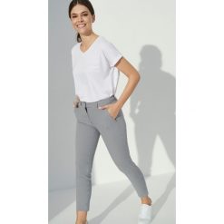 Eleganckie spodnie w kratę. Szorty damskie Greenpoint, bez wzorów, z poliesteru, eleganckie. Za 79.99 zł.
