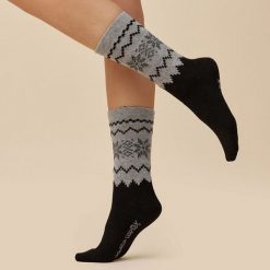 Wełniane skarpetki damskie Gabriella 1211 wzór skandynawski. Czarne skarpetki damskie Gabriella, bez wzorów, z bawełny. Za 37.90 zł.