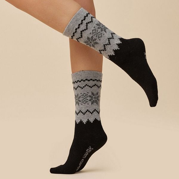Wełniane skarpetki damskie Gabriella 1211 wzór skandynawski. Czarne skarpetki damskie Gabriella, bez wzorów, z bawełny. Za 37.90 zł.