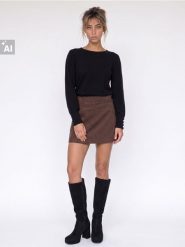 Sweter regular fit z dekoracyjnymi guzikami na mankiecie - czarny. Czarne swetry nierozpinane damskie Sinsay, l, bez wzorów, bez kołnierzyka, bez ramiączek. Za 45.99 zł.