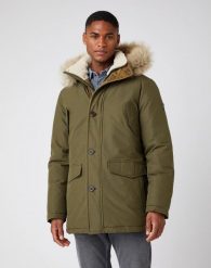 ZIMOWA KURTKA WRANGLER PARKA JACKET IVY GREEN W4D0WXXIX 112141353. Zielone kurtki męskie Wrangler, na zimę, s, bez wzorów, bez kaptura. Za 459.99 zł.