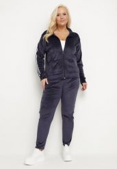 Granatowy Komplet Dresowy Rozpinana Bluza z Paskami i Spodnie Dorwia. Niebieskie bluzy damskie Born2be, xl, z aplikacjami, z dresówki, sportowe, bez ramiączek, bez kaptura. Za 69.99 zł.