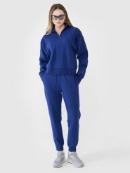 4F Spodnie dresowe joggery damskie - granatowe S. Niebieskie spodnie dresowe damskie 4F, bez wzorów, z bawełny, sportowe. W wyprzedaży za 119.99 zł.