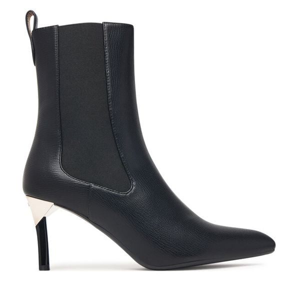 Botki Armani Exchange. Czarne botki damskie Armani Exchange, bez wzorów, bez obcasa, na szpilce, bez zapięcia. Za 979.99 zł.
