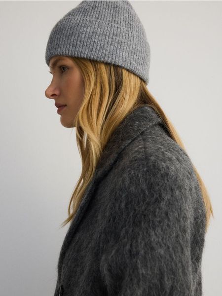 Czapka beanie - jasnoszary. Szare czapki damskie Reserved, bez wzorów. Za 49.99 zł.