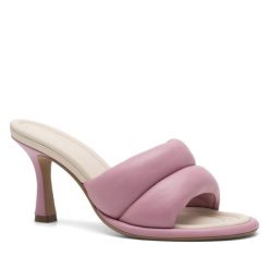 Klapki GINO ROSSI. Czerwone klapki damskie Gino Rossi, bez wzorów, bez obcasa, bez zapięcia. Za 379.99 zł.