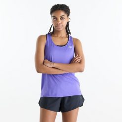 Koszulka damska New Balance WT41220EPU – fioletowa. Fioletowe bluzki damskie New Balance, s, bez wzorów, z materiału, sportowe, bez kołnierzyka, bez ramiączek. Za 129.99 zł.