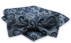 Granatowo-Niebieska Mucha Męska -ALTIES- z Taką Samą Poszetką, Wzór Paisley. Niebieskie krawaty i muchy Alties, bez wzorów, eleganckie. Za 54.00 zł.
