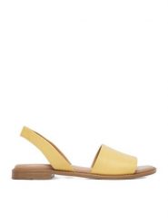 Lasocki Sandały CEO-EST-AFIONA-17 Żółty. Żółte sandały damskie Lasocki, bez wzorów, ze skóry, bez obcasa, na płaskiej podeszwie, bez zapięcia. Za 139.99 zł.