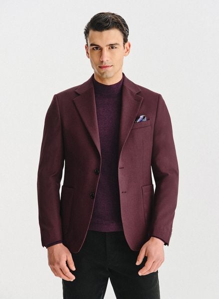 PAKO LORENTE – Bordowa marynarka z wełną i jedwabiem. Czerwone marynarki męskie Pako Lorente, m, bez wzorów, z jedwabiu, casualowe, bez kołnierzyka, bez ramiączek. Za 769.99 zł.