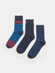 Skarpetki 3 pack - niebieski. Niebieskie skarpety męskie Sinsay, bez wzorów, z bawełny. Za 15.99 zł.