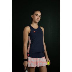 Koszulka CANTAL TOP | Lekka, oddychająca i szybkoschnąca do gry w padla. Niebieskie topy damskie IZAS, bez wzorów, z materiału, eleganckie, bez kołnierzyka, bez ramiączek. Za 160.83 zł.